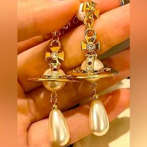 vivienne westwood Crystal saturn Pearl  Dangle earrings